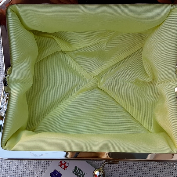 Ayanokoji Clutch Purse - Picture 5 of 10